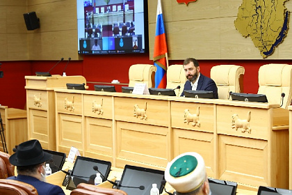 Депутаты Заксобрания разработали и внесли комплексный законопроект о питании школьников
